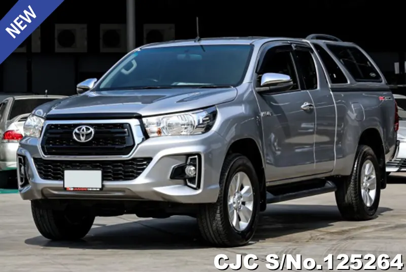 Toyota Hilux in Silver for Sale Image 3