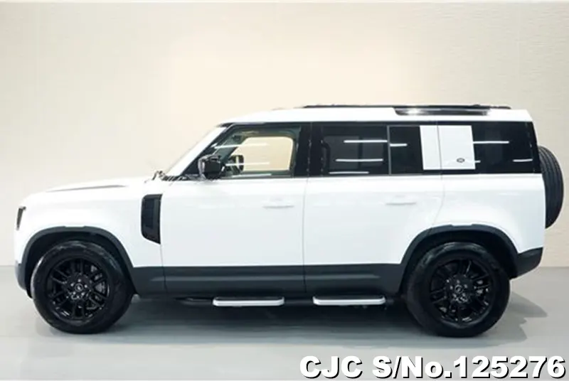 Land Rover Defender in White for Sale Image 4
