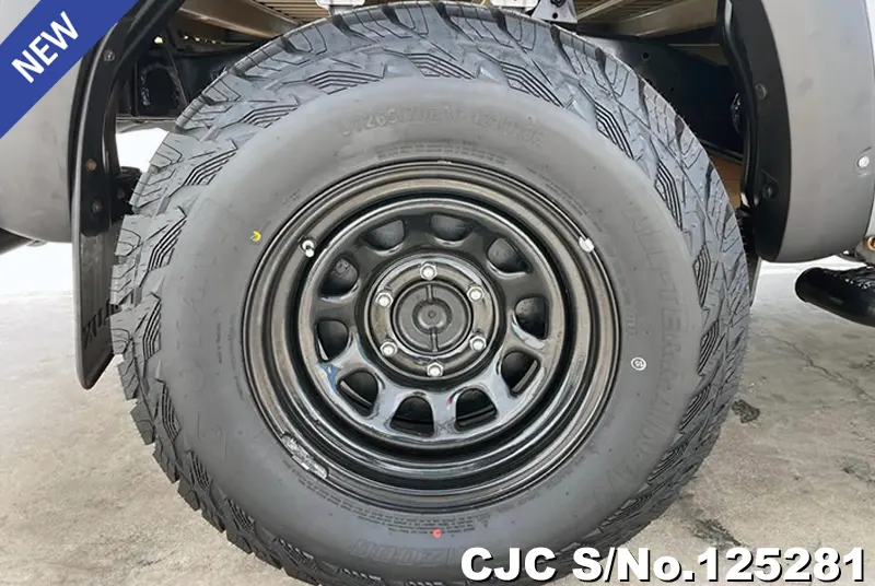 2022 Toyota / Hilux / Revo Stock No. 125281