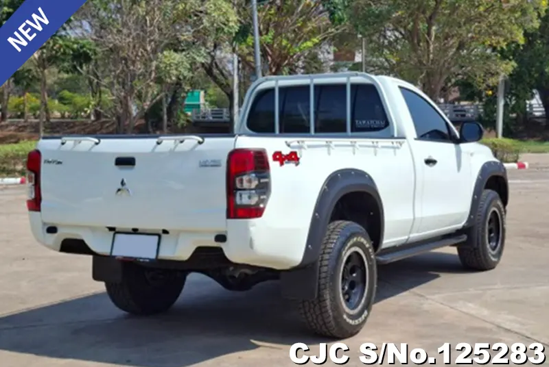 Mitsubishi Triton in White for Sale Image 2