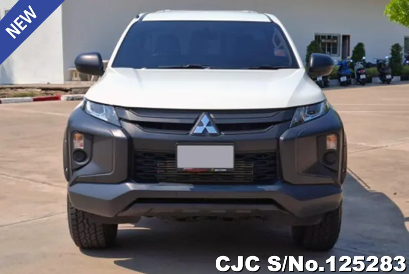 Mitsubishi Triton in White for Sale Image 4