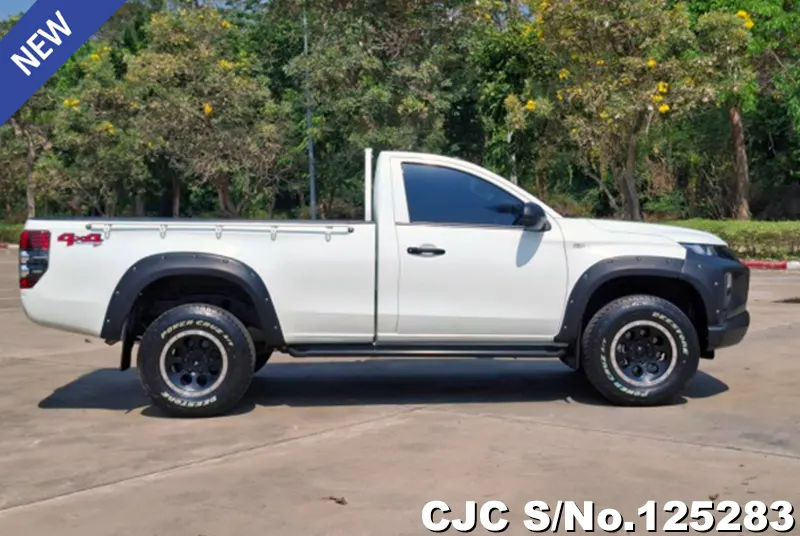 Mitsubishi Triton in White for Sale Image 6