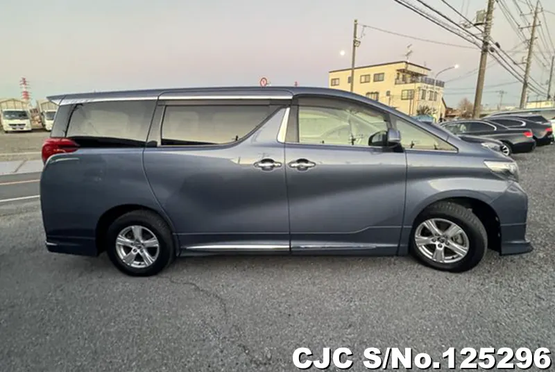 Toyota Alphard in Blue for Sale Image 5