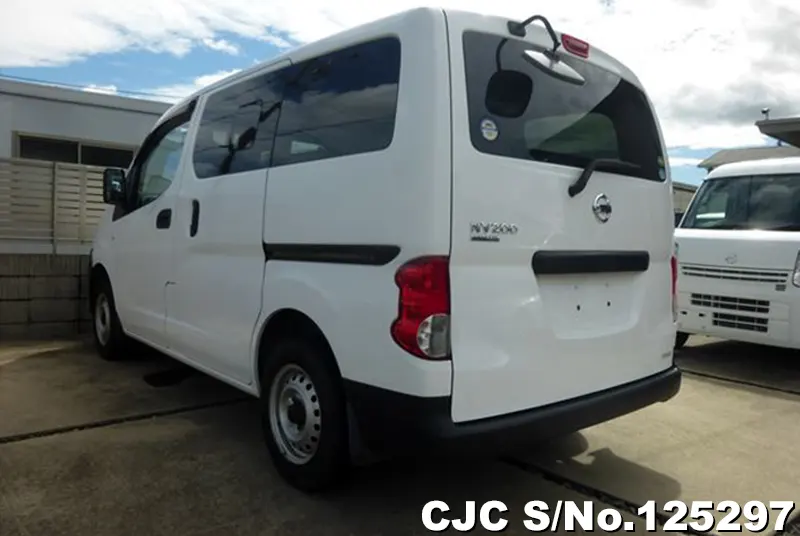 Nissan NV200 in White for Sale Image 1