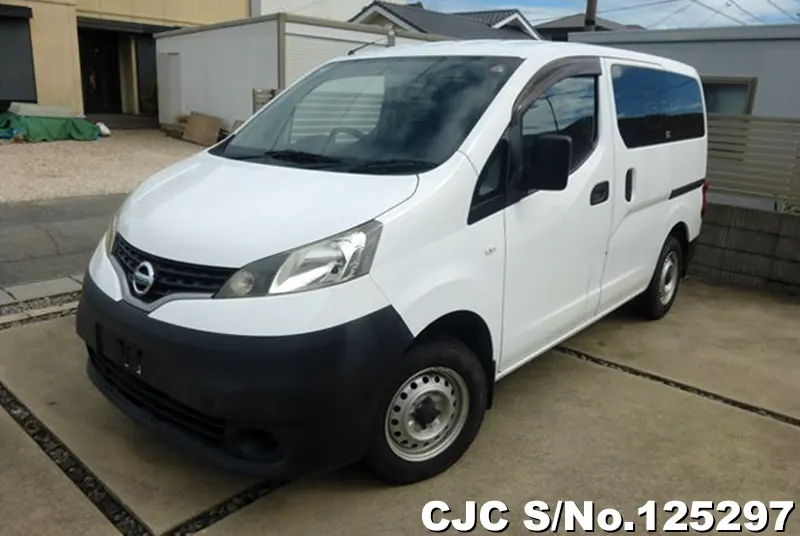 Nissan NV200 in White for Sale Image 3