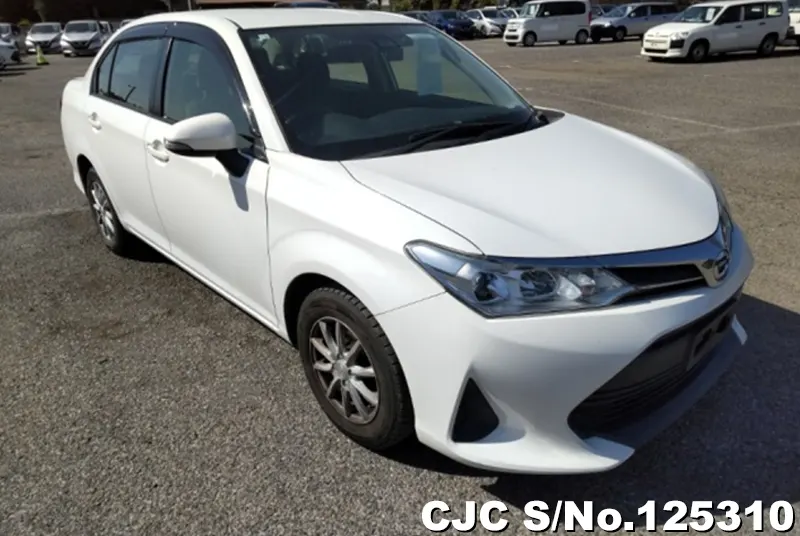 Toyota / Corolla Axio 2018