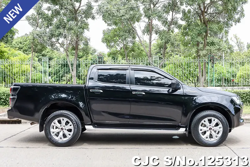 Isuzu D-Max in Black for Sale Image 6