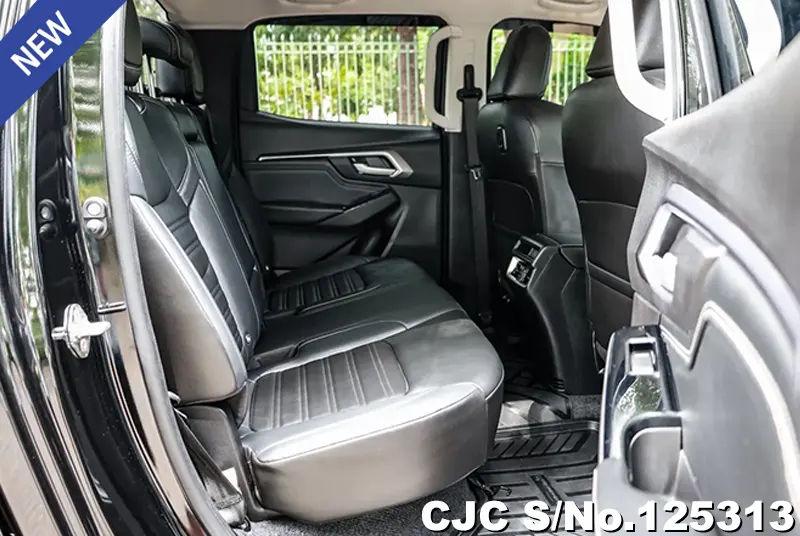 Isuzu D-Max in Black for Sale Image 12