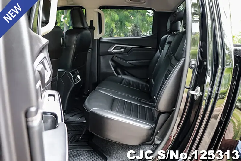 Isuzu D-Max in Black for Sale Image 13