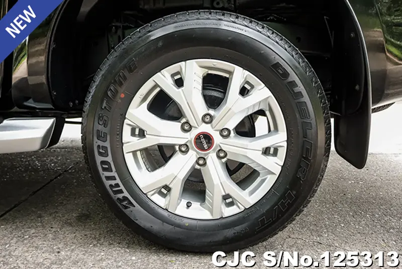 Isuzu D-Max in Black for Sale Image 16