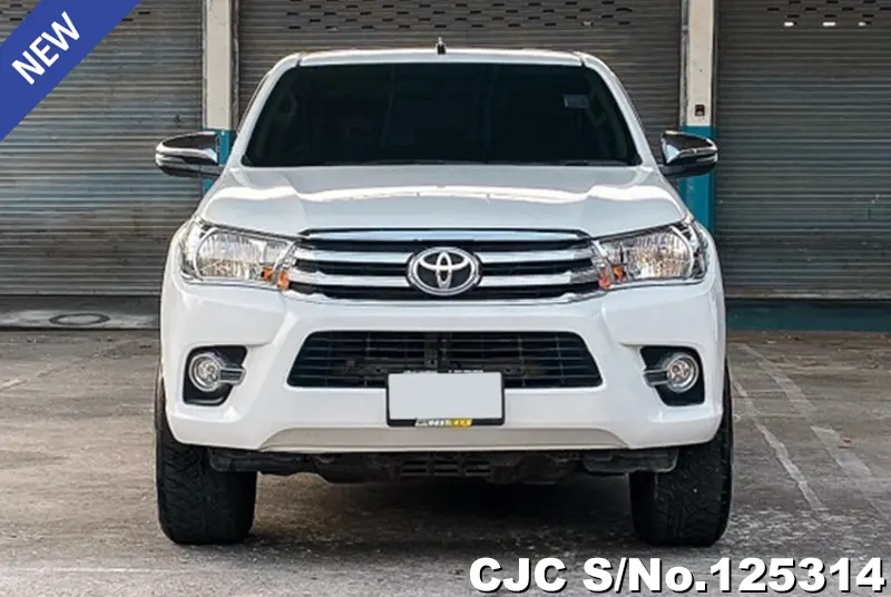 Toyota Hilux in White for Sale Image 2