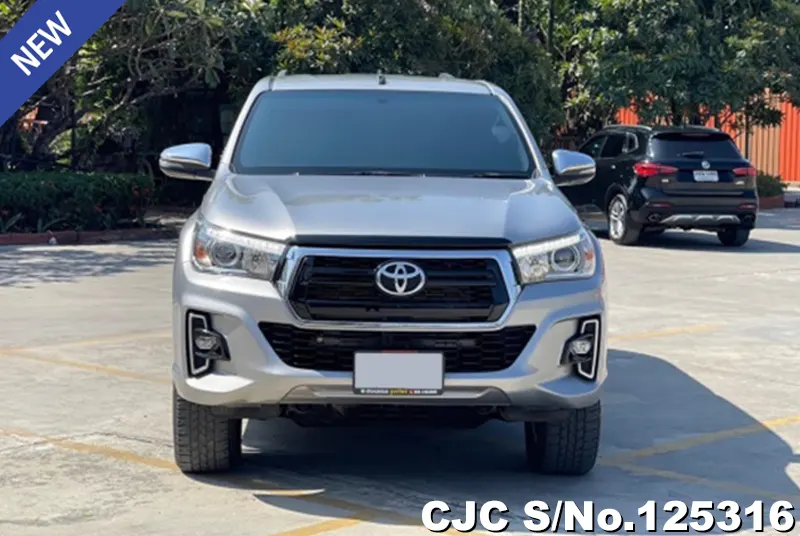 Toyota Hilux in Gray for Sale Image 1