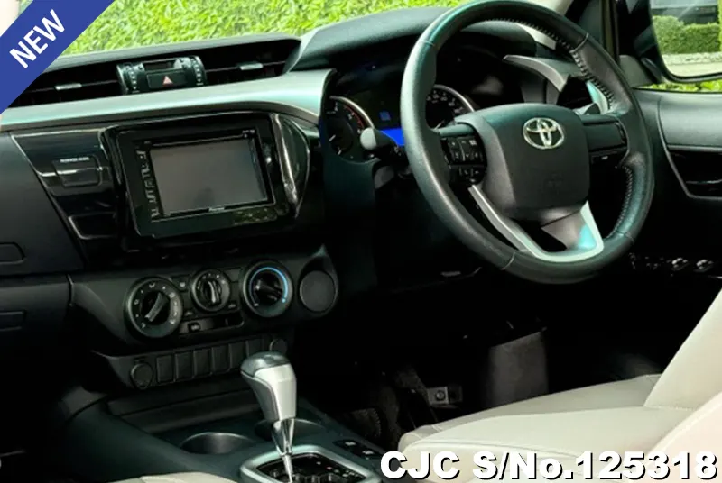 Toyota Hilux in Blue for Sale Image 8