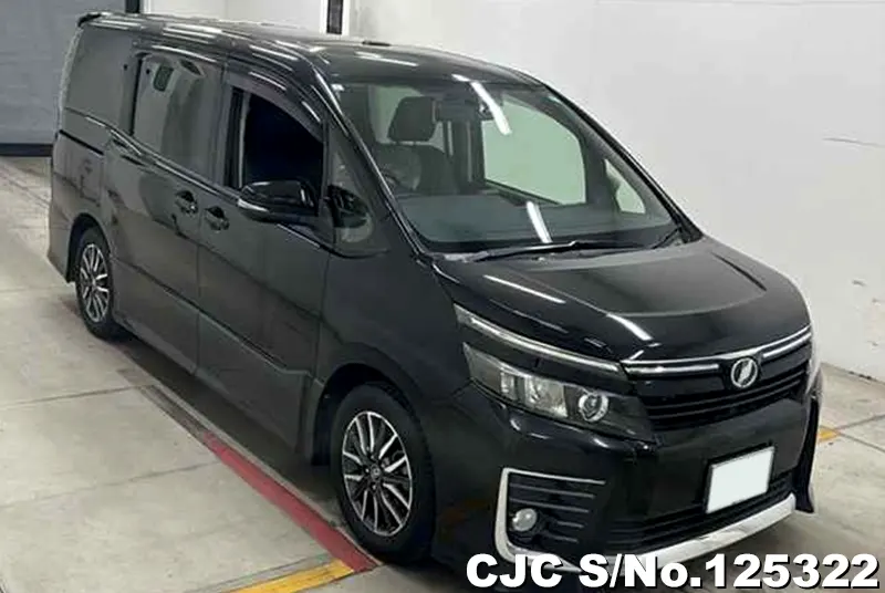 Toyota / Voxy 2015