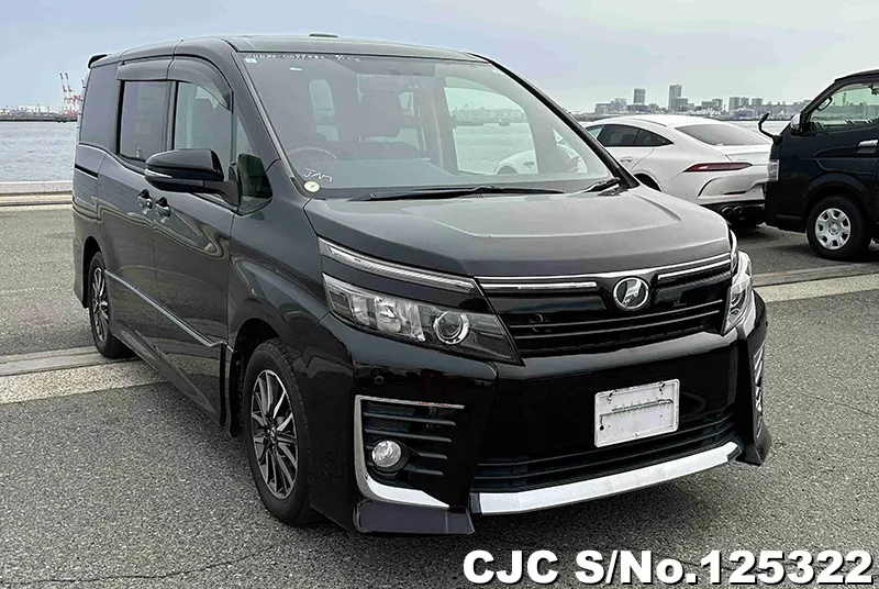 Toyota / Voxy 2015