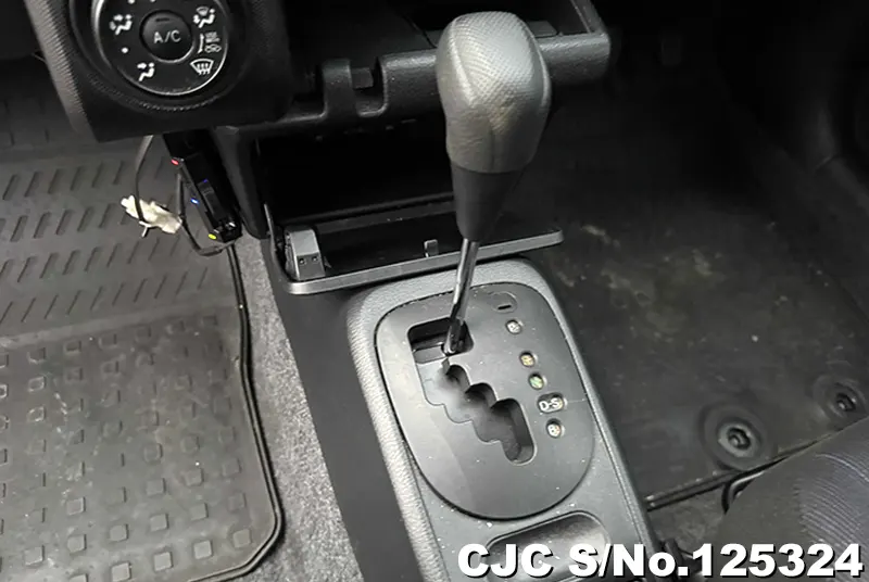 Toyota Succeed Van in Silver for Sale Image 17
