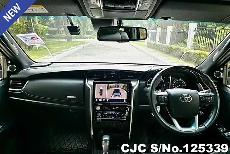 Toyota Fortuner in White for Sale Image 6