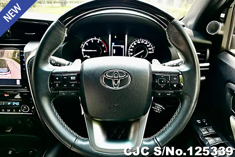 Toyota Fortuner in White for Sale Image 10