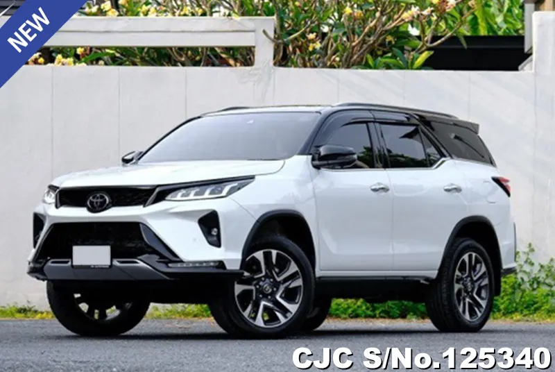 Toyota Fortuner in White for Sale Image 3