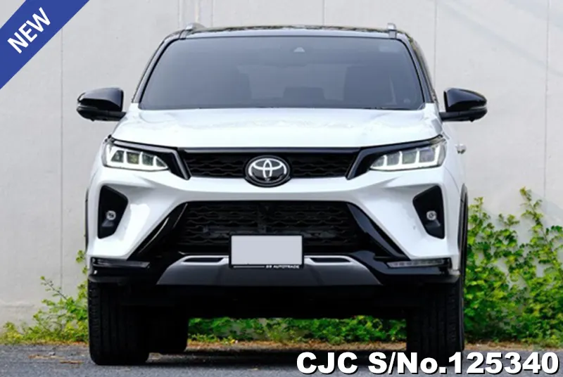 Toyota Fortuner in White for Sale Image 4