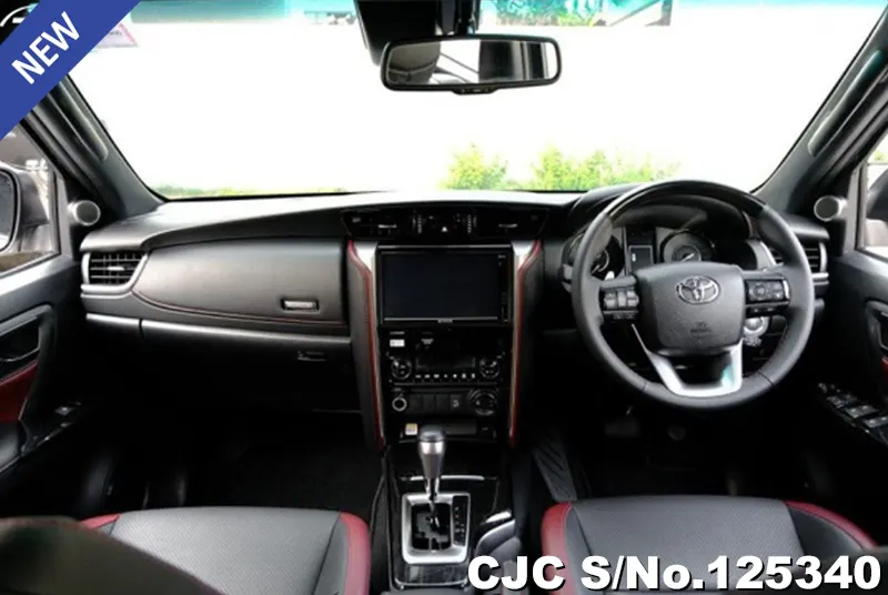 Toyota Fortuner in White for Sale Image 6