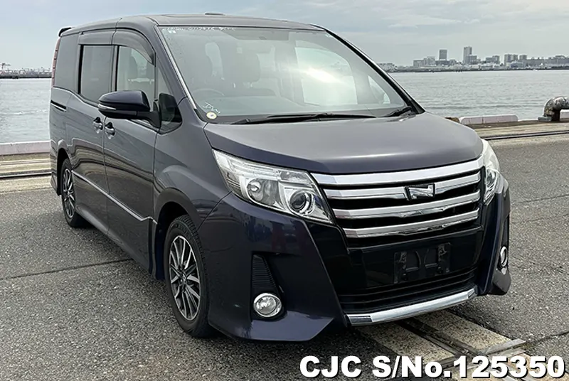 Toyota / Noah 2015