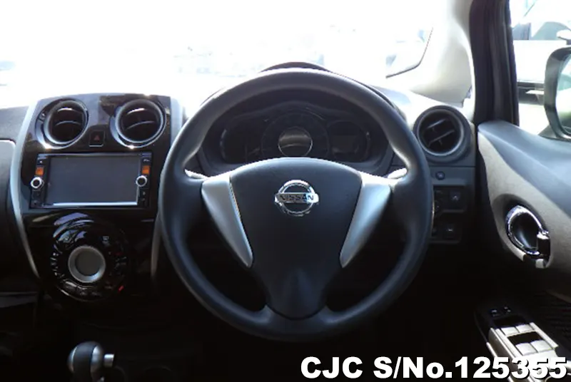 Nissan Note in Gray for Sale Image 15