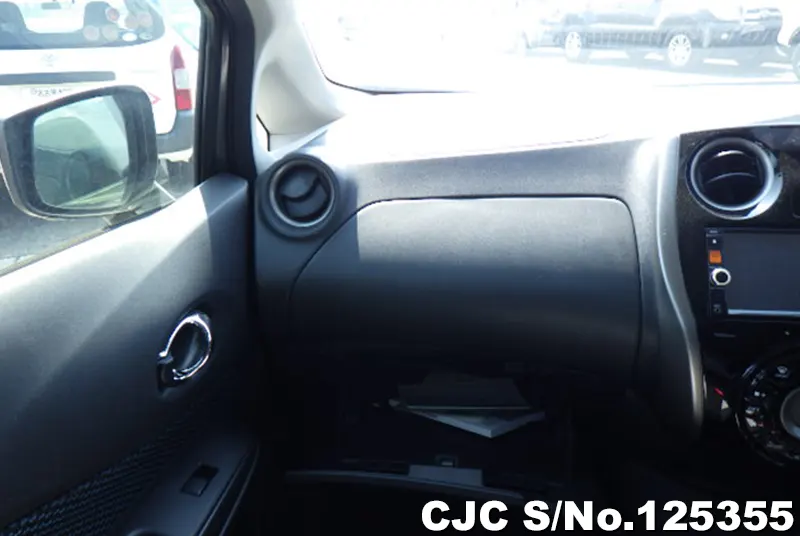 Nissan Note in Gray for Sale Image 17