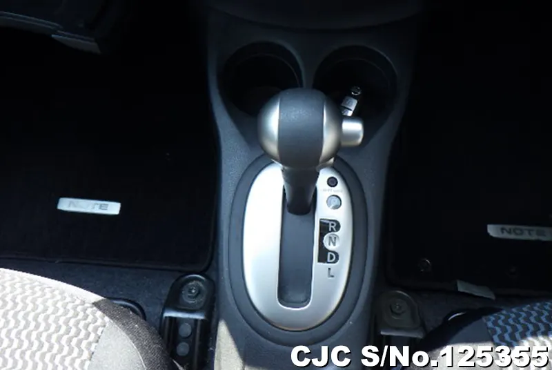 Nissan Note in Gray for Sale Image 19