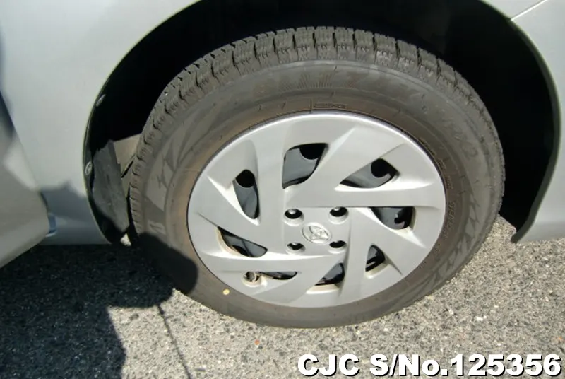 Toyota Corolla Axio in Silver for Sale Image 17