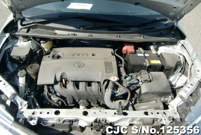 Toyota Corolla Axio in Silver for Sale Image 18