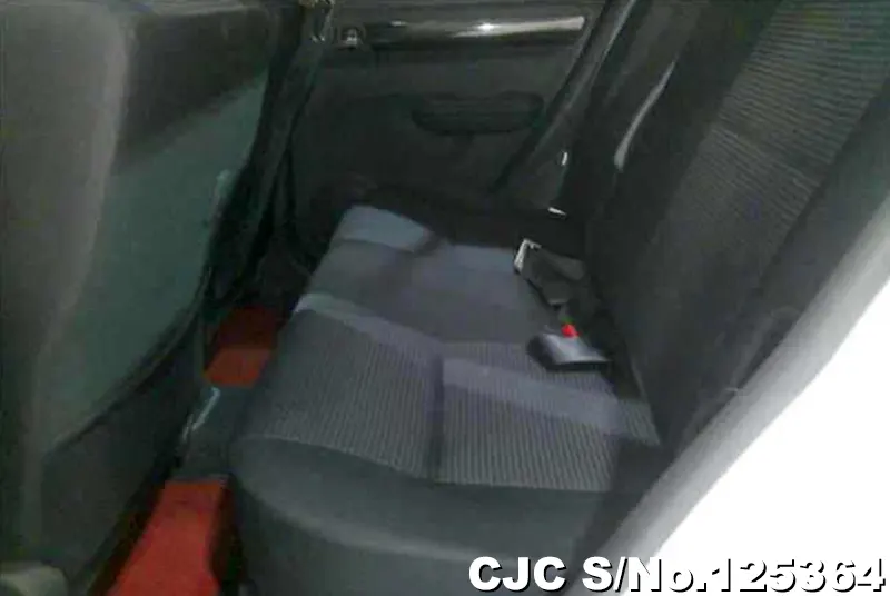 Suzuki Swift in White for Sale Image 4