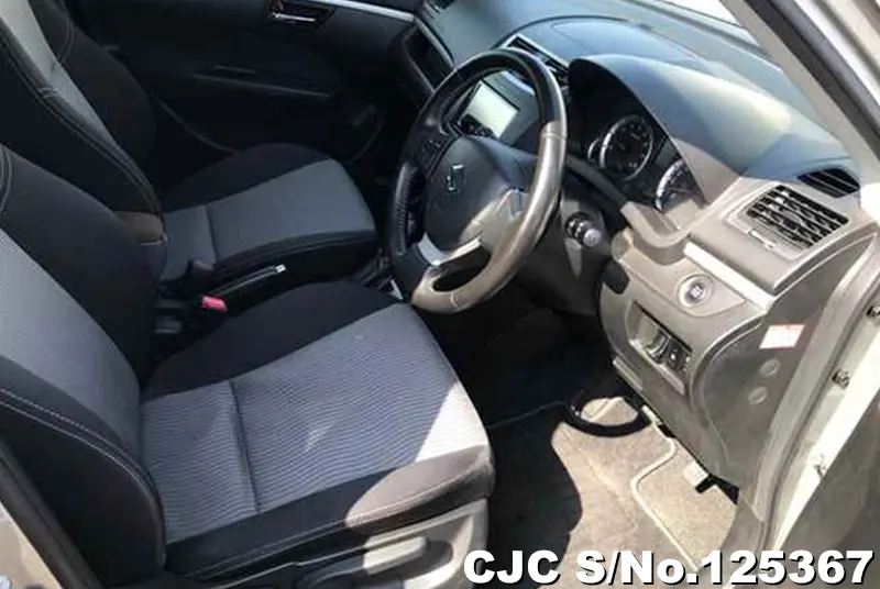 Suzuki Swift in Silver for Sale Image 4