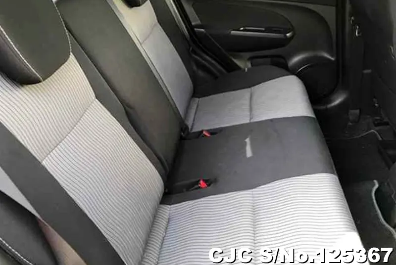 Suzuki Swift in Silver for Sale Image 5