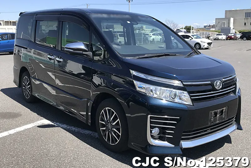 Toyota / Voxy 2016