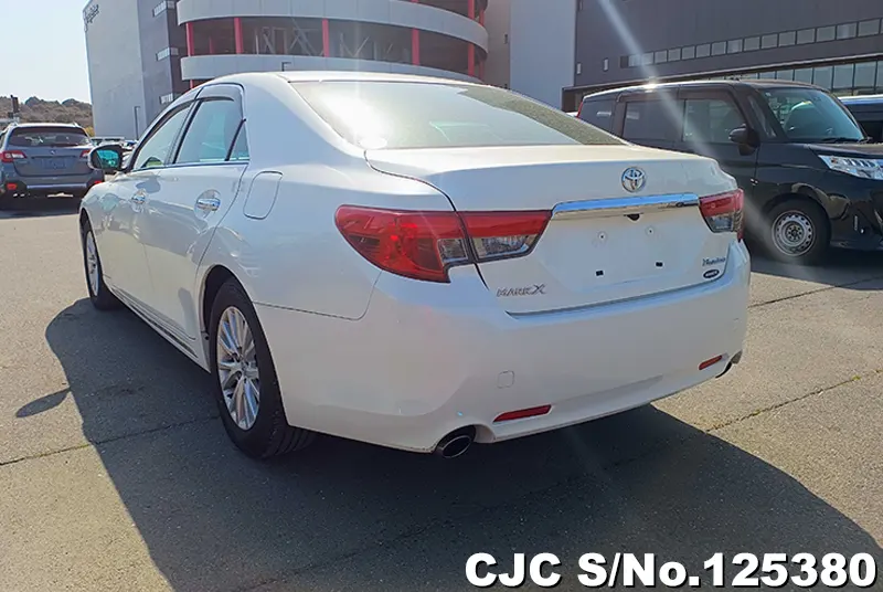 Toyota Mark X in White for Sale Image 1