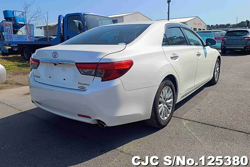 Toyota Mark X in White for Sale Image 2