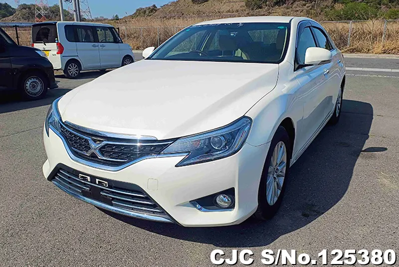 Toyota Mark X in White for Sale Image 3