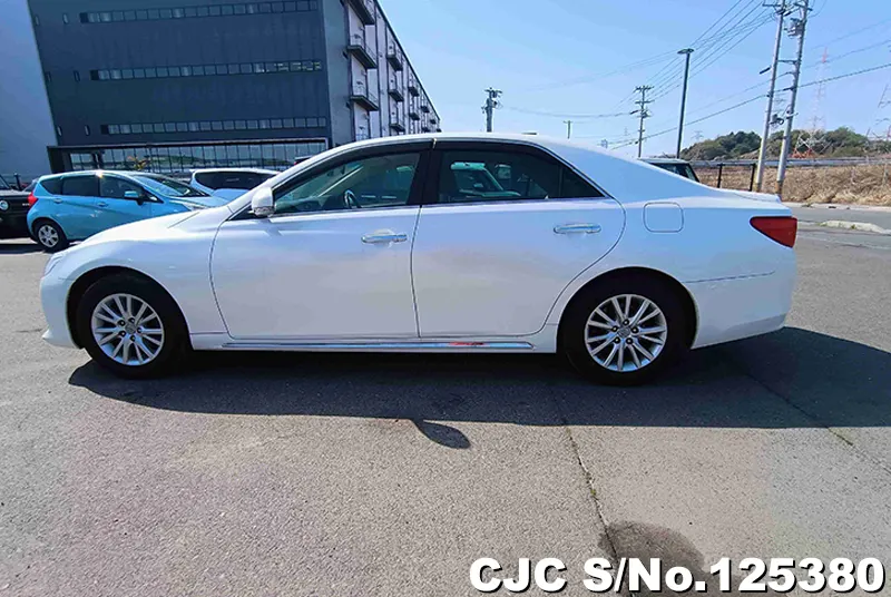 Toyota Mark X in White for Sale Image 7