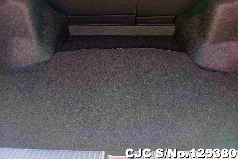 Toyota Mark X in White for Sale Image 8