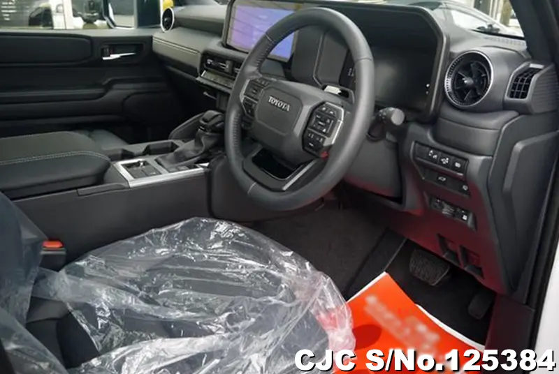 Toyota Land Cruiser 250 in Silver for Sale Image 4