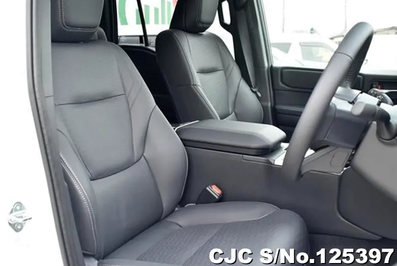 Toyota Land Cruiser 250 in Pearl for Sale Image 5