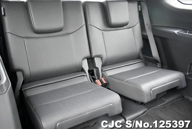 Toyota Land Cruiser 250 in Pearl for Sale Image 7