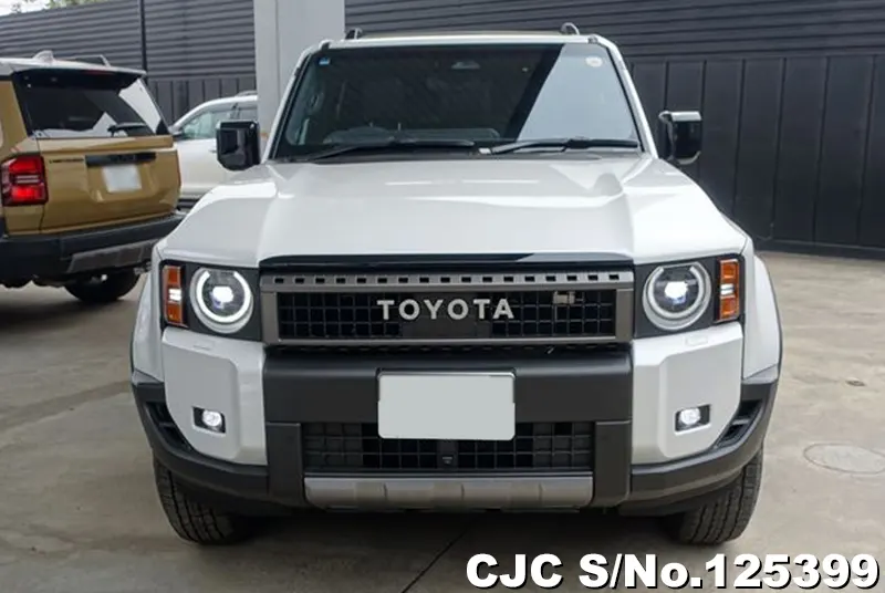Toyota Land Cruiser 250 in White for Sale Image 2