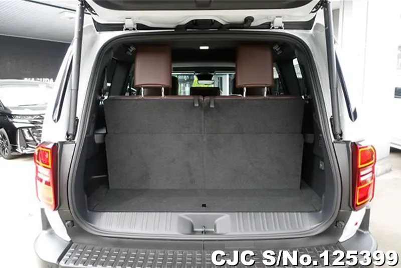 Toyota Land Cruiser 250 in White for Sale Image 4