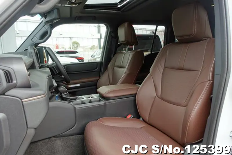Toyota Land Cruiser 250 in White for Sale Image 7