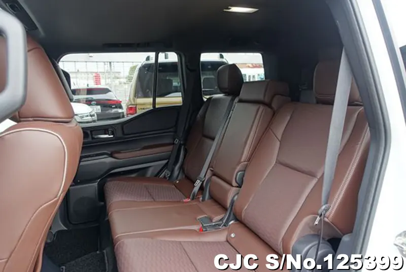 Toyota Land Cruiser 250 in White for Sale Image 9