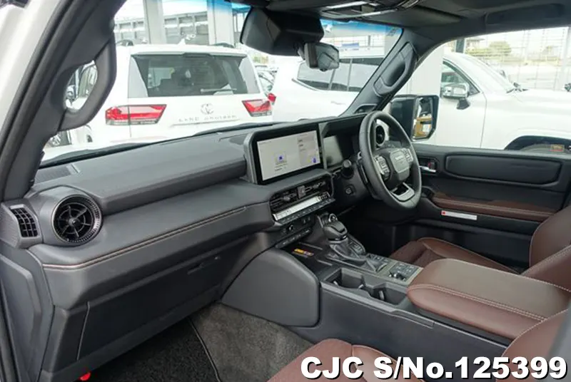 Toyota Land Cruiser 250 in White for Sale Image 10