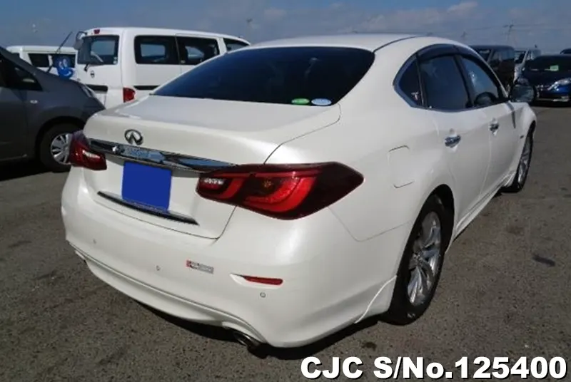 Nissan Fuga in White for Sale Image 1