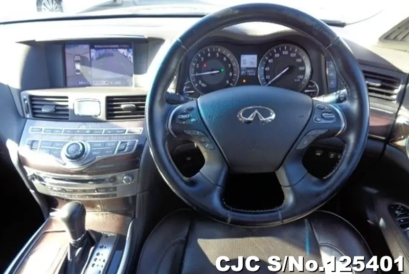 Nissan Fuga in Black for Sale Image 2